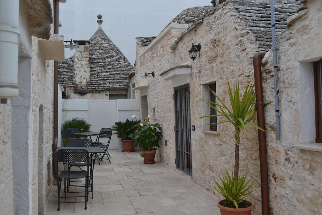 Trullo De Amicis N 5 Otel Alberobello Oda fotoğraf