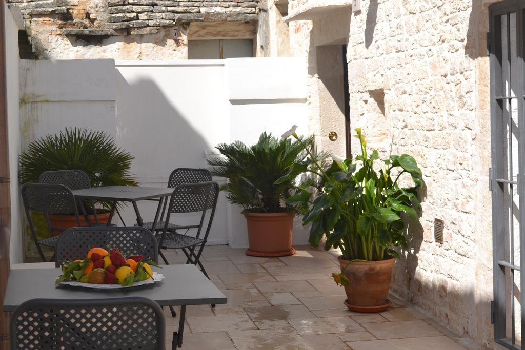 Trullo De Amicis N 5 Otel Alberobello Oda fotoğraf
